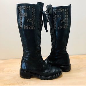 Luxurious Fendi leather lace up boots
